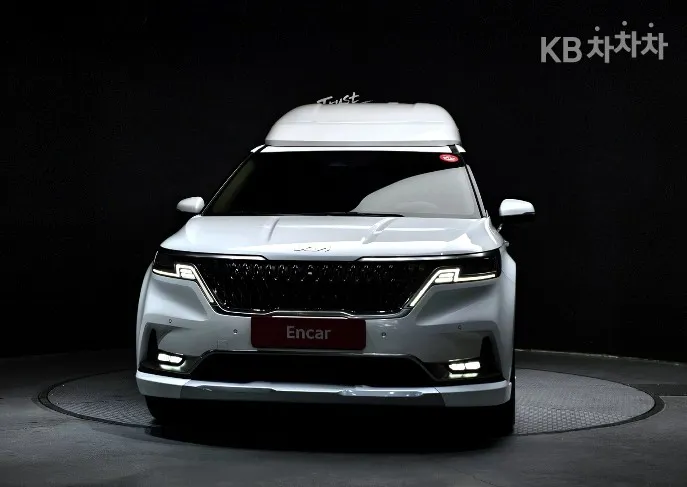 Kia 카니발 4세대 하이리무진 D2.2 7인승 시그니처 - фото 1