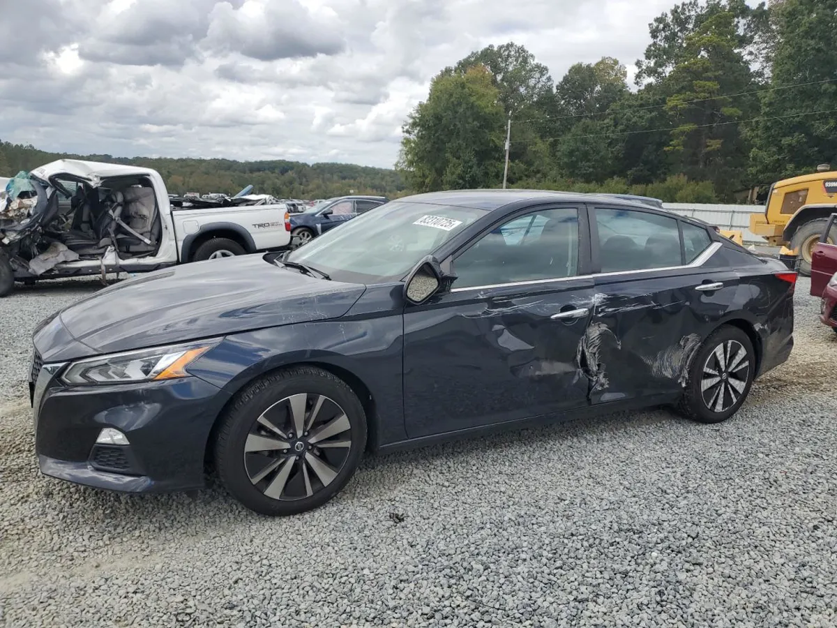 NISSAN ALTIMA - фото 1