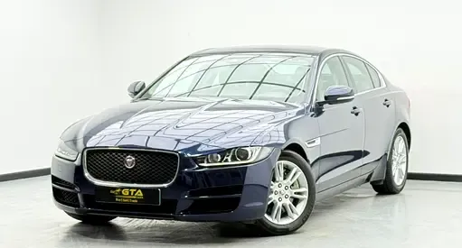 Jaguar XE - фото 1