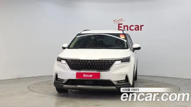 Kia Canival - фото 1