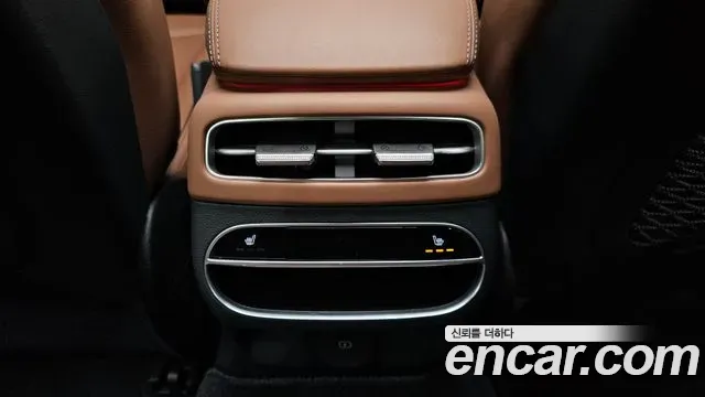 Genesis GV70 - фото 1