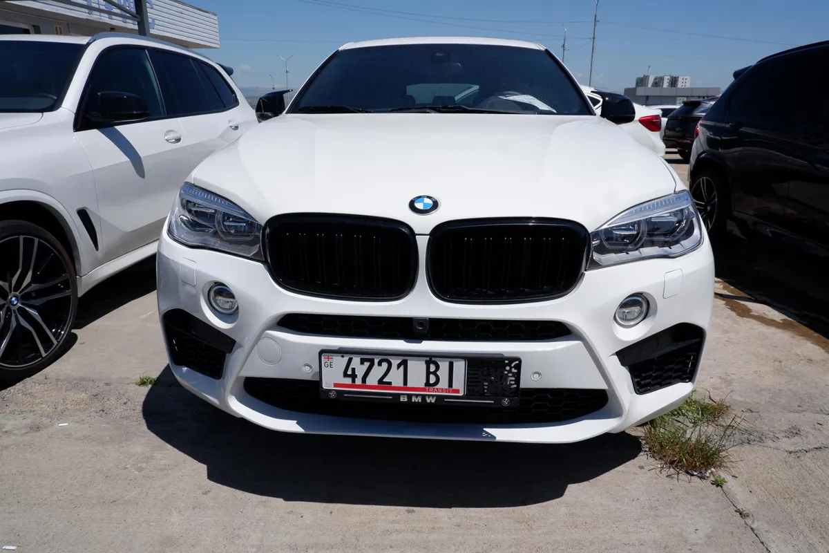 BMW X6 - фото 1