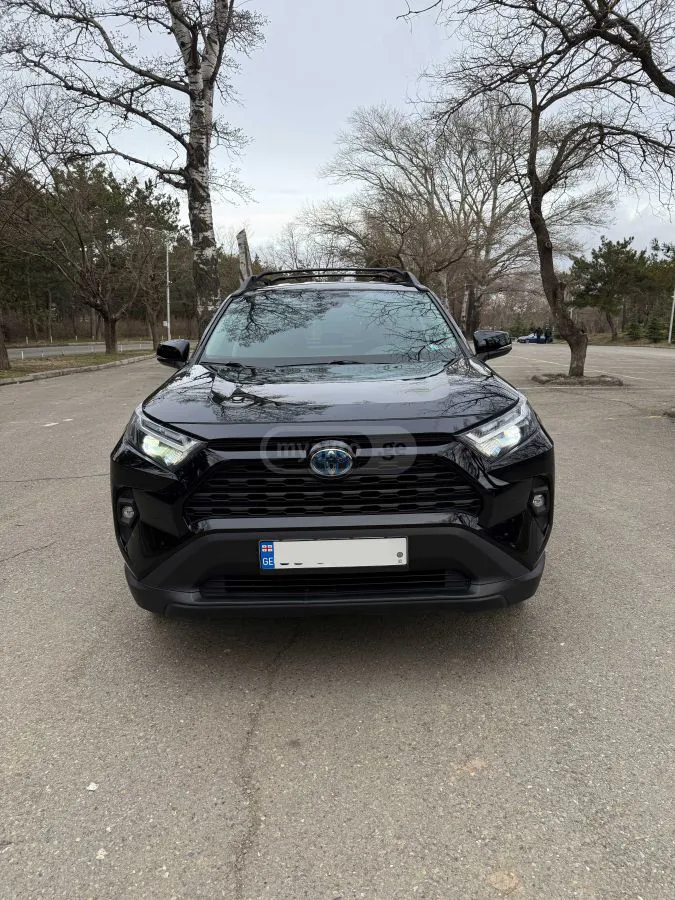 Toyota RAV 4 - фото 1