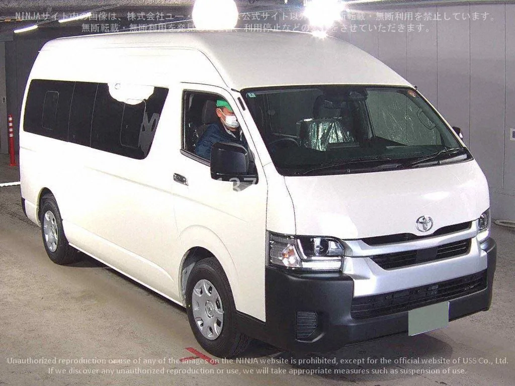 TOYOTA HIACE COMMUTER 4D - фото 1