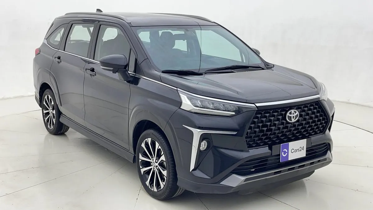 Toyota Veloz - фото 1