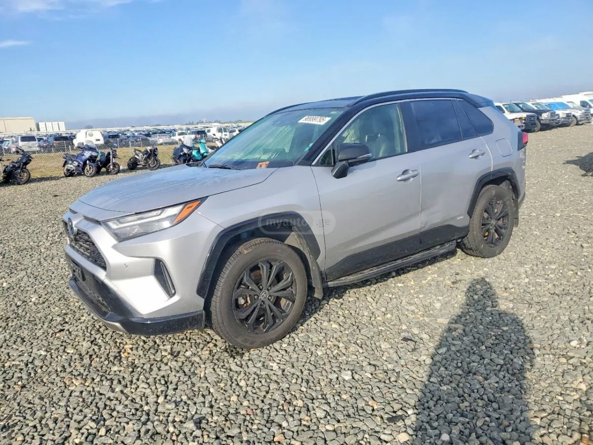 Toyota RAV 4 - фото 1