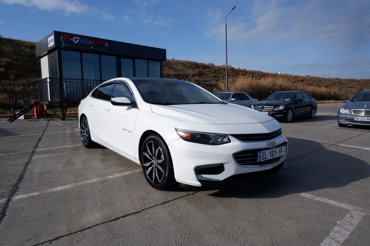 Chevrolet Malibu - фото 1