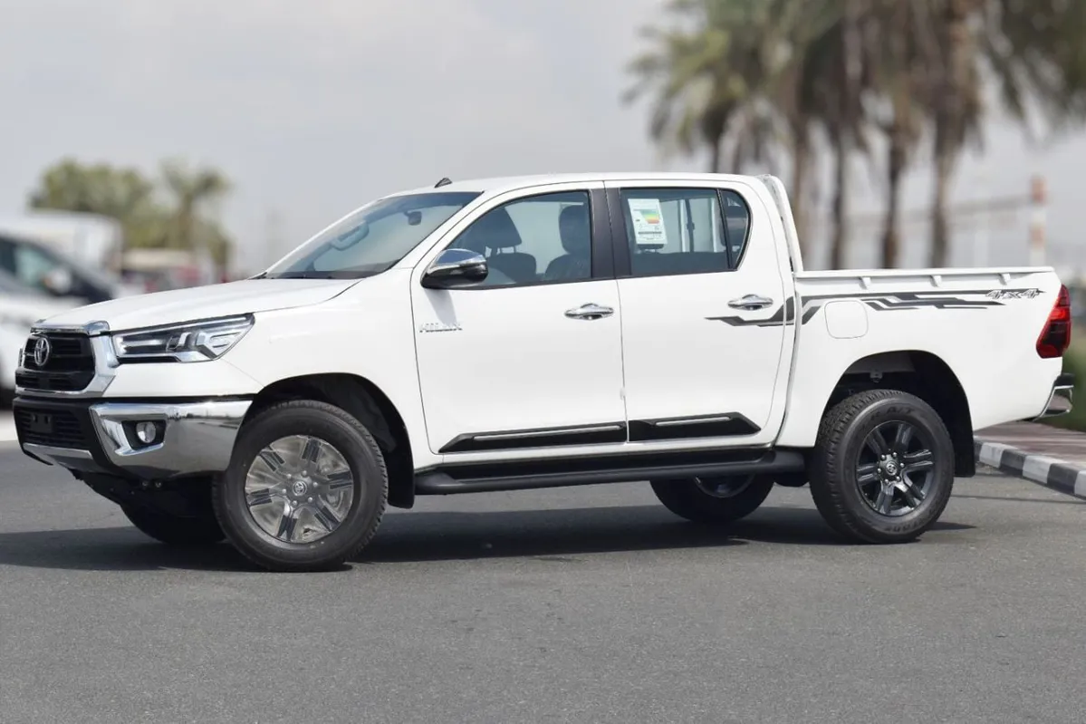 Toyota Hilux - фото 1