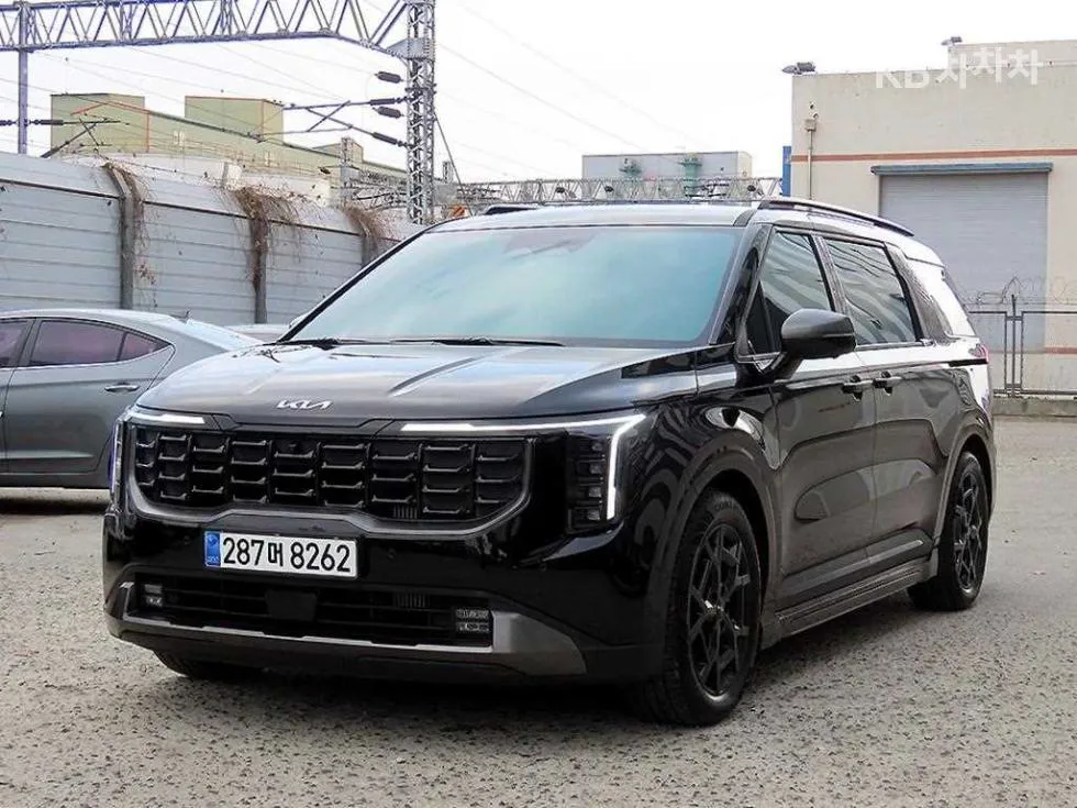 Kia 더 뉴 카니발 4세대 D2.2 9인승 그래비티 - фото 1