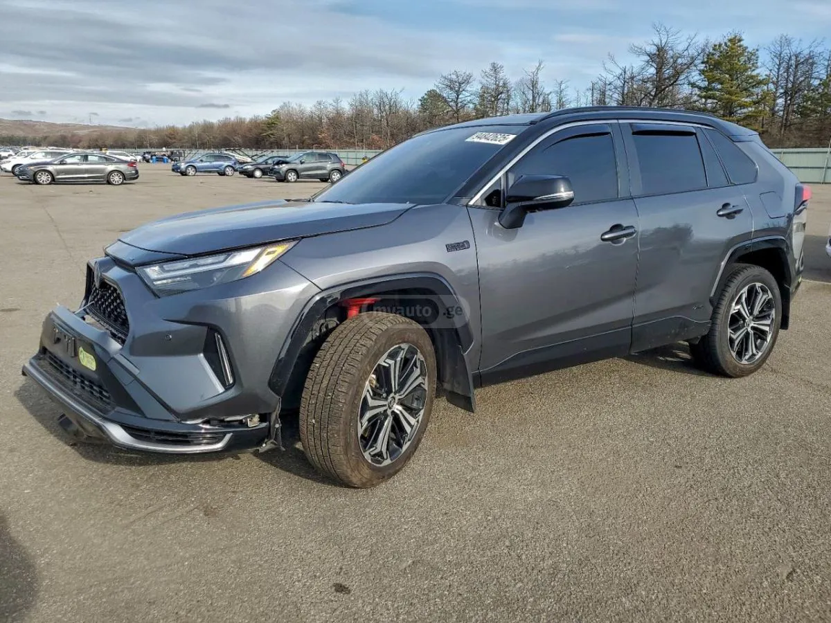Toyota RAV 4 - фото 1