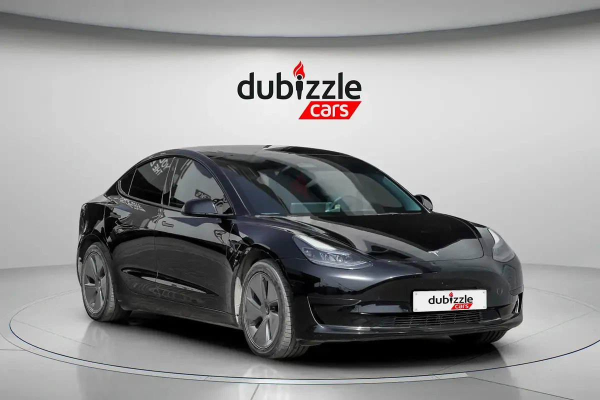 Tesla Model 3 - фото 1