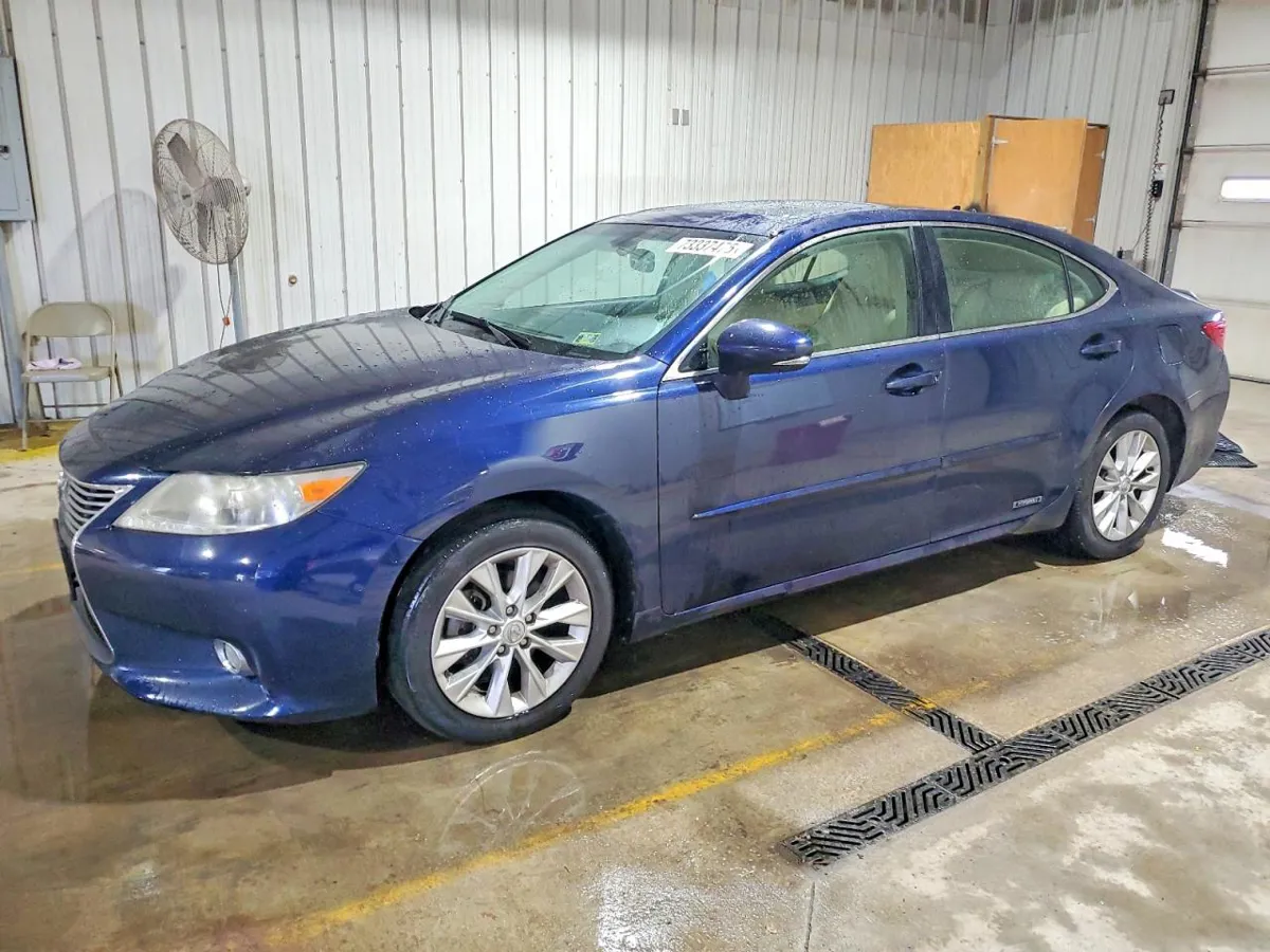 LEXUS ES - фото 1