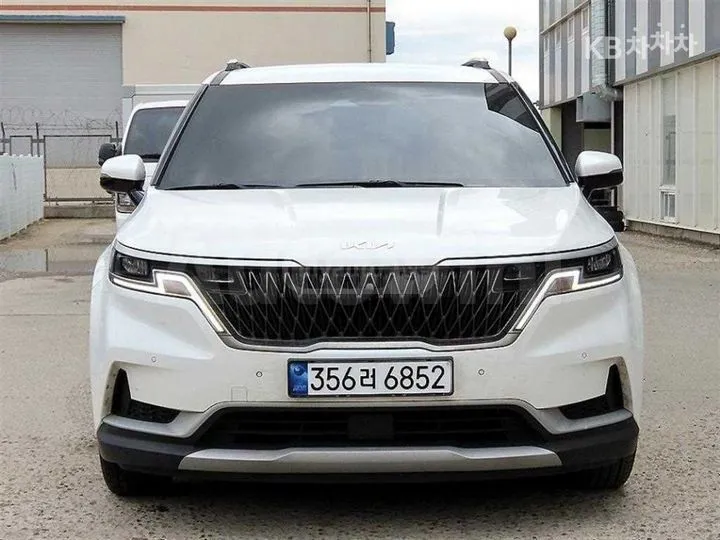 Kia Sedona - фото 1