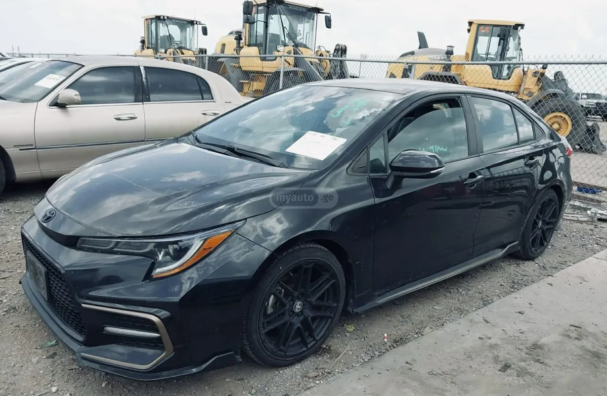 Toyota Corolla - фото 1