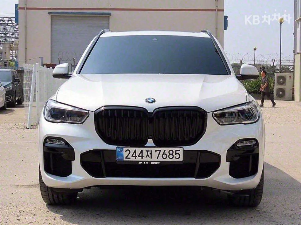 BMW X5 (G05) xDrive 40i M Sport - фото 1