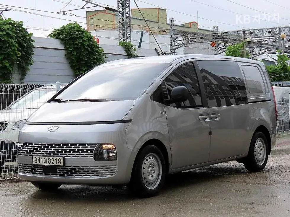 Hyundai 스타리아 카고 2.2 카고 5 스마트 - фото 1