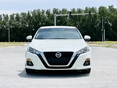 Nissan Altima - фото 1