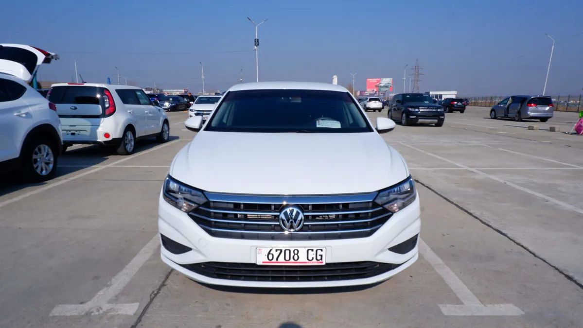 Volkswagen Jetta - фото 1