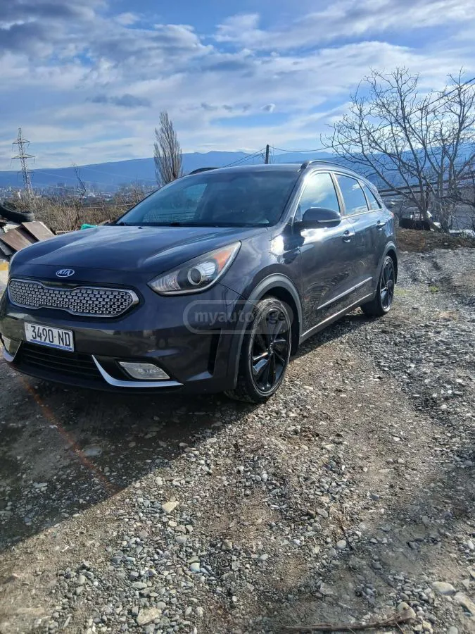 Kia Niro - фото 1