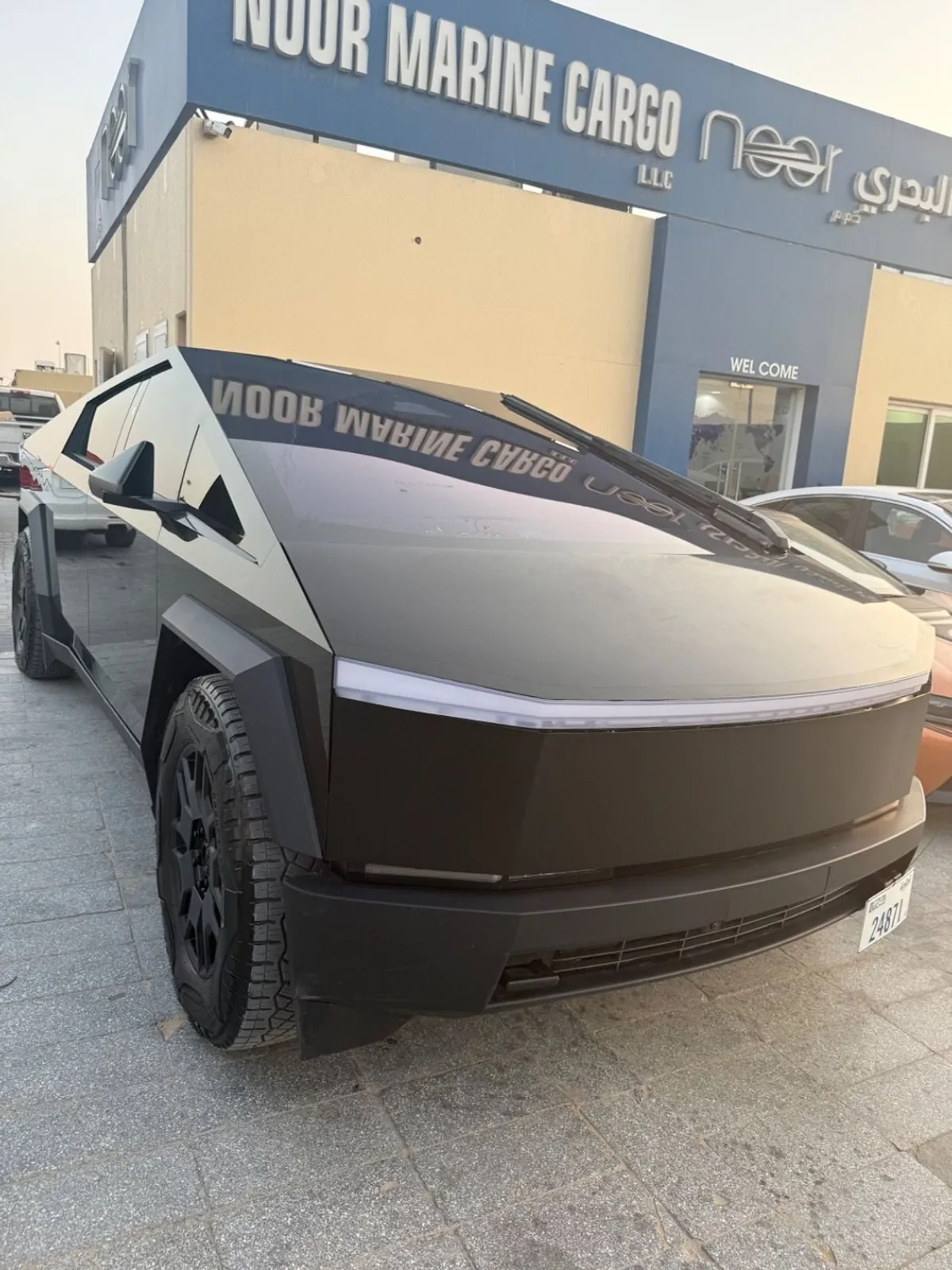 Tesla Cybertruck - фото 1