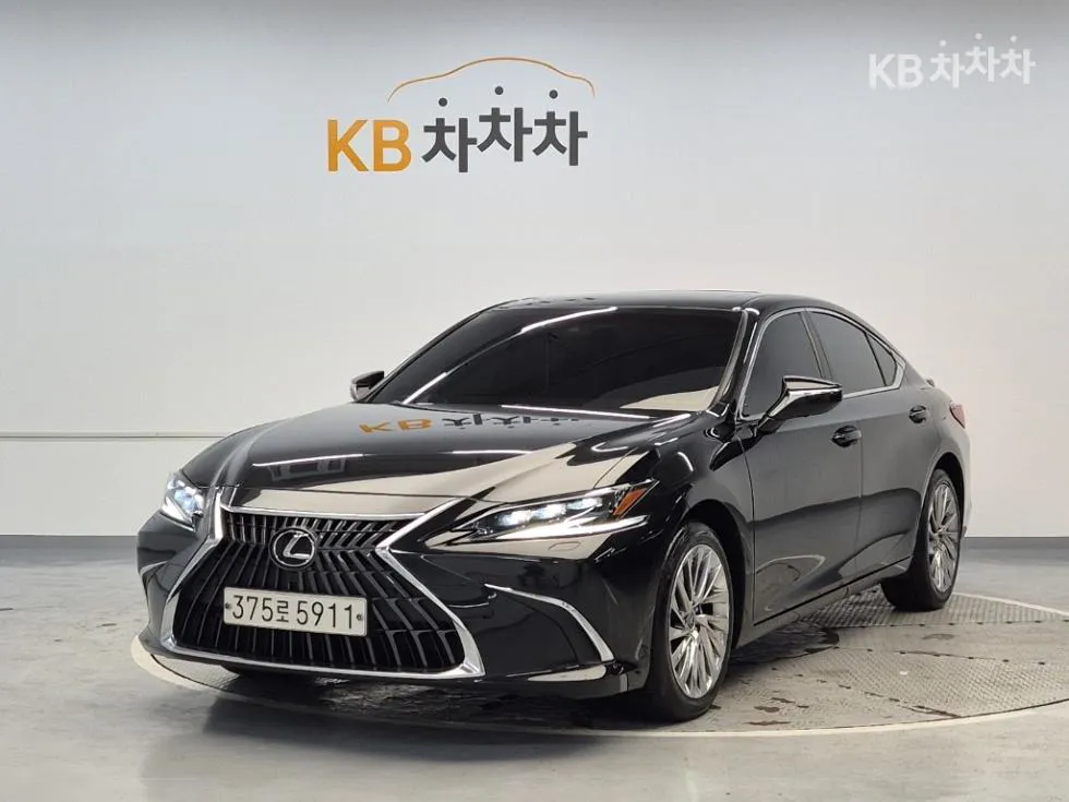Lexus 뉴 제너레이션 ES 300h Luxury+ - фото 1