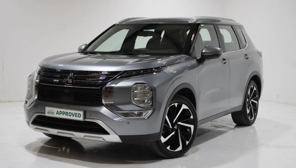 Mitsubishi Outlander - фото 1