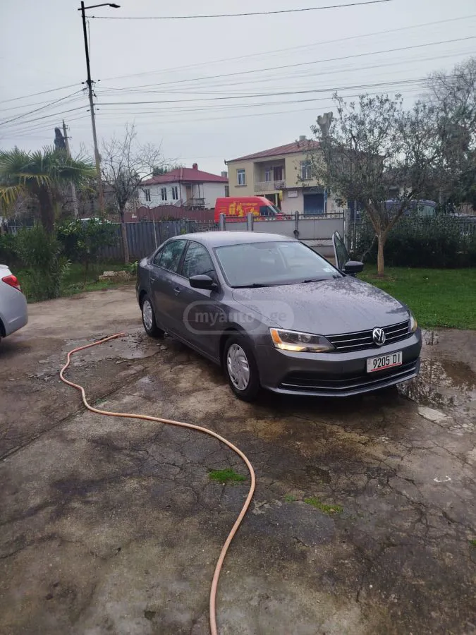 Volkswagen Jetta - фото 1