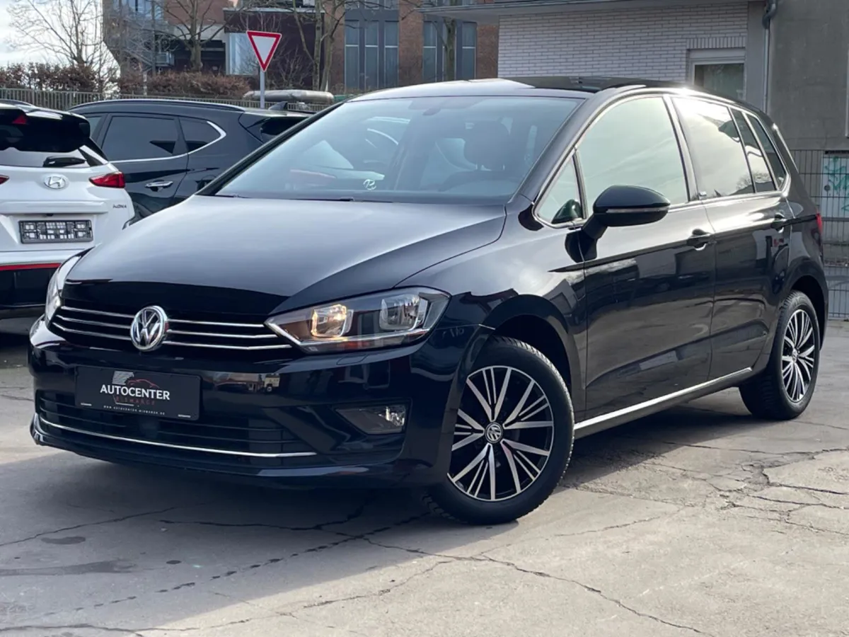 Volkswagen Golf - фото 1