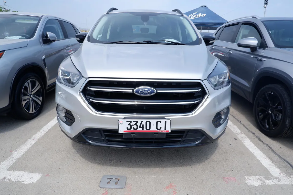 Ford Escape - фото 1