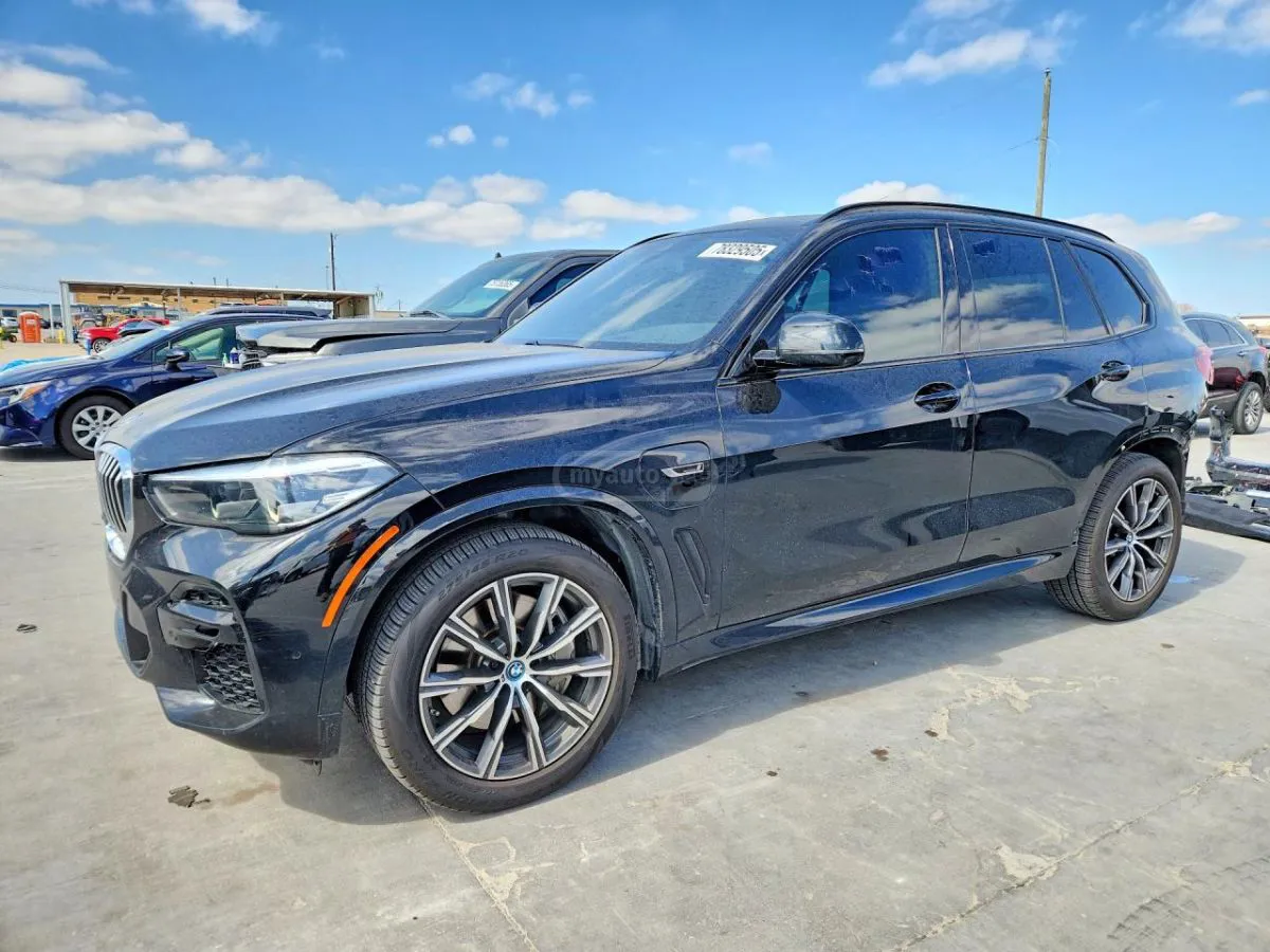 BMW X5 - фото 1