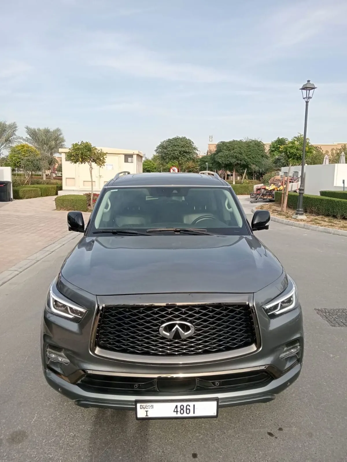 Infiniti QX80 - фото 1