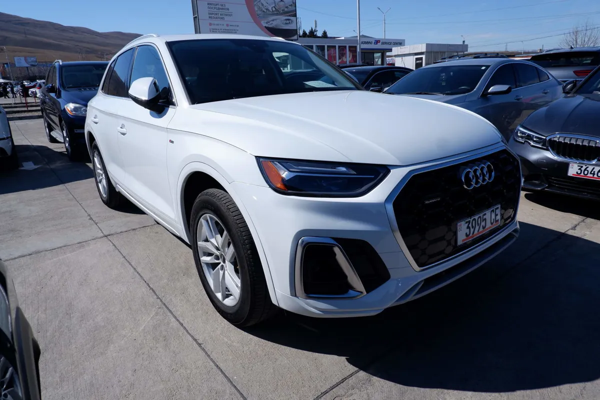 Audi Q5 - фото 1