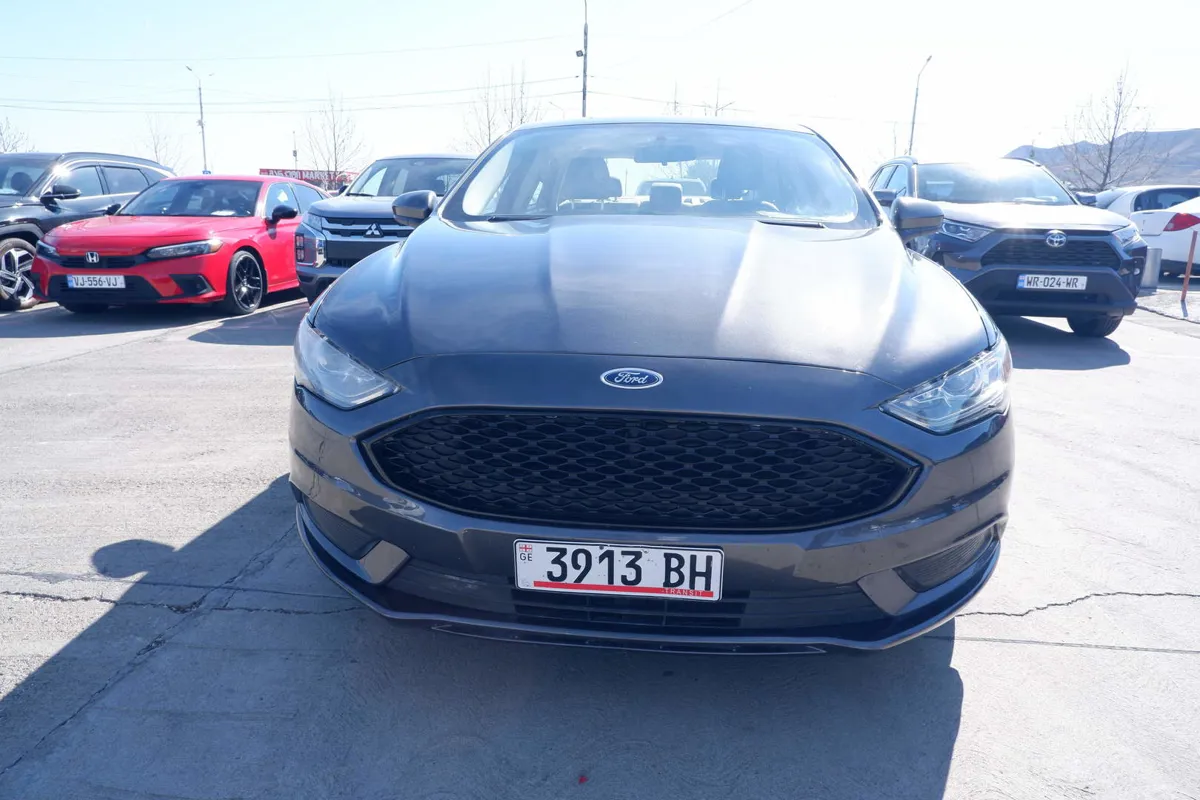 Ford Fusion - фото 1