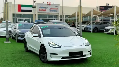 Tesla Model 3 - фото 1