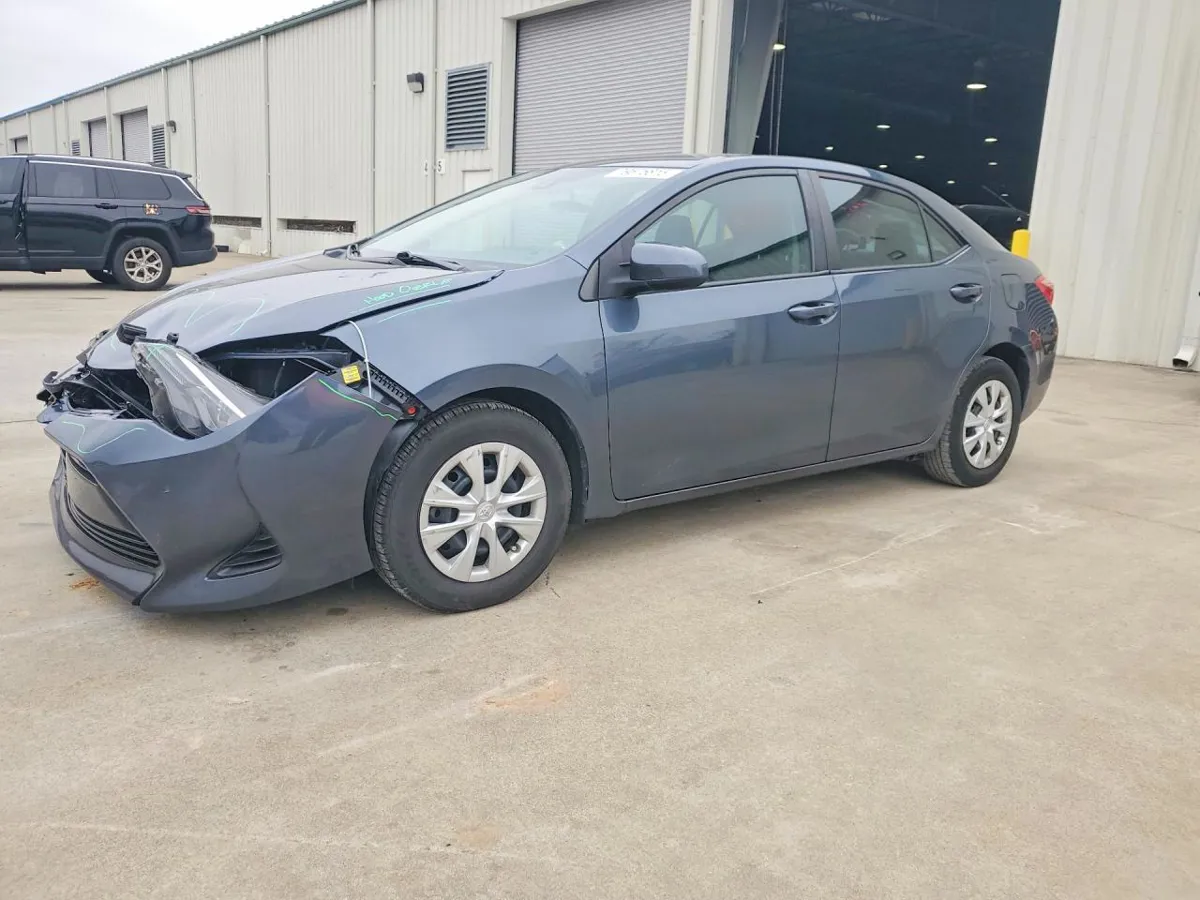 TOYOTA COROLLA - фото 1