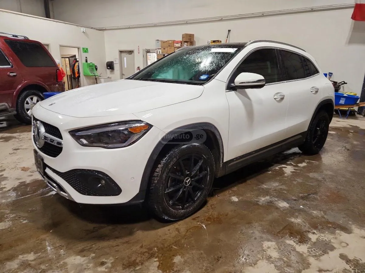 Mercedes-Benz GLA 250 - фото 1
