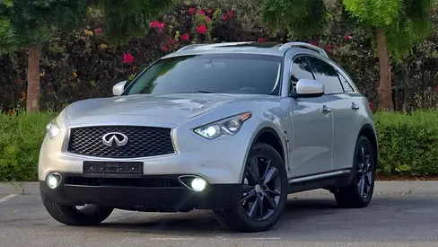 Infiniti QX70 - фото 1