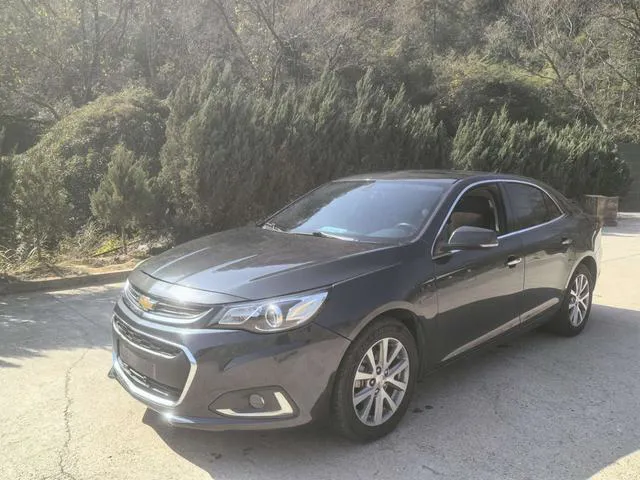 Chevrolet Malibu - фото 1