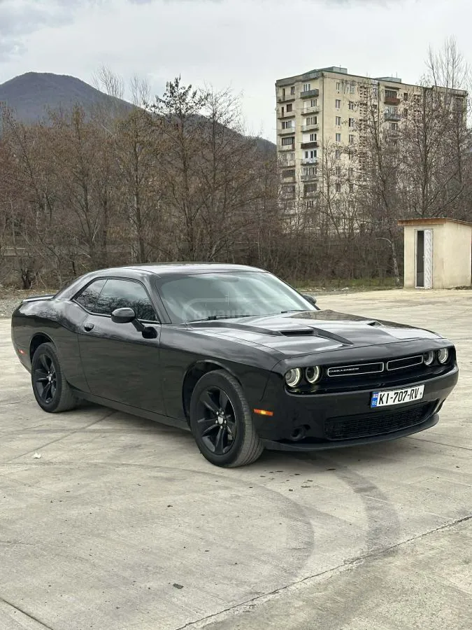 Dodge Challenger - фото 1