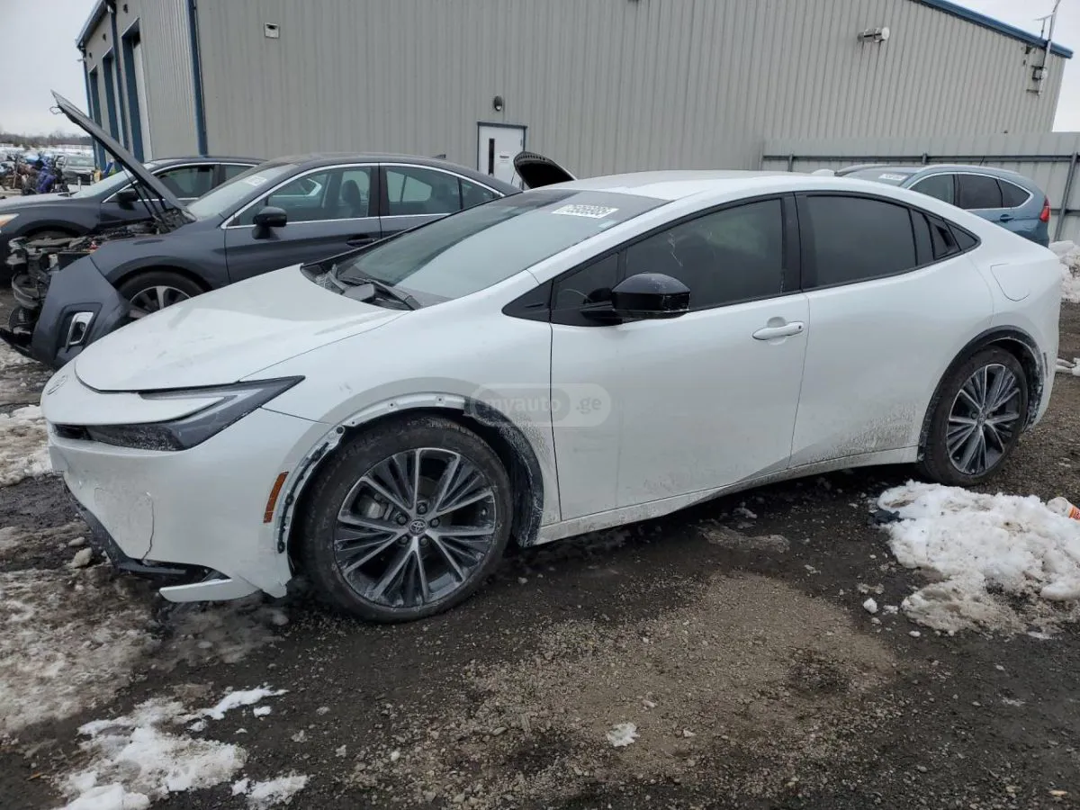 Toyota Prius - фото 1