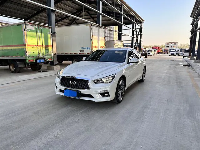 Infiniti Q50L - фото 1
