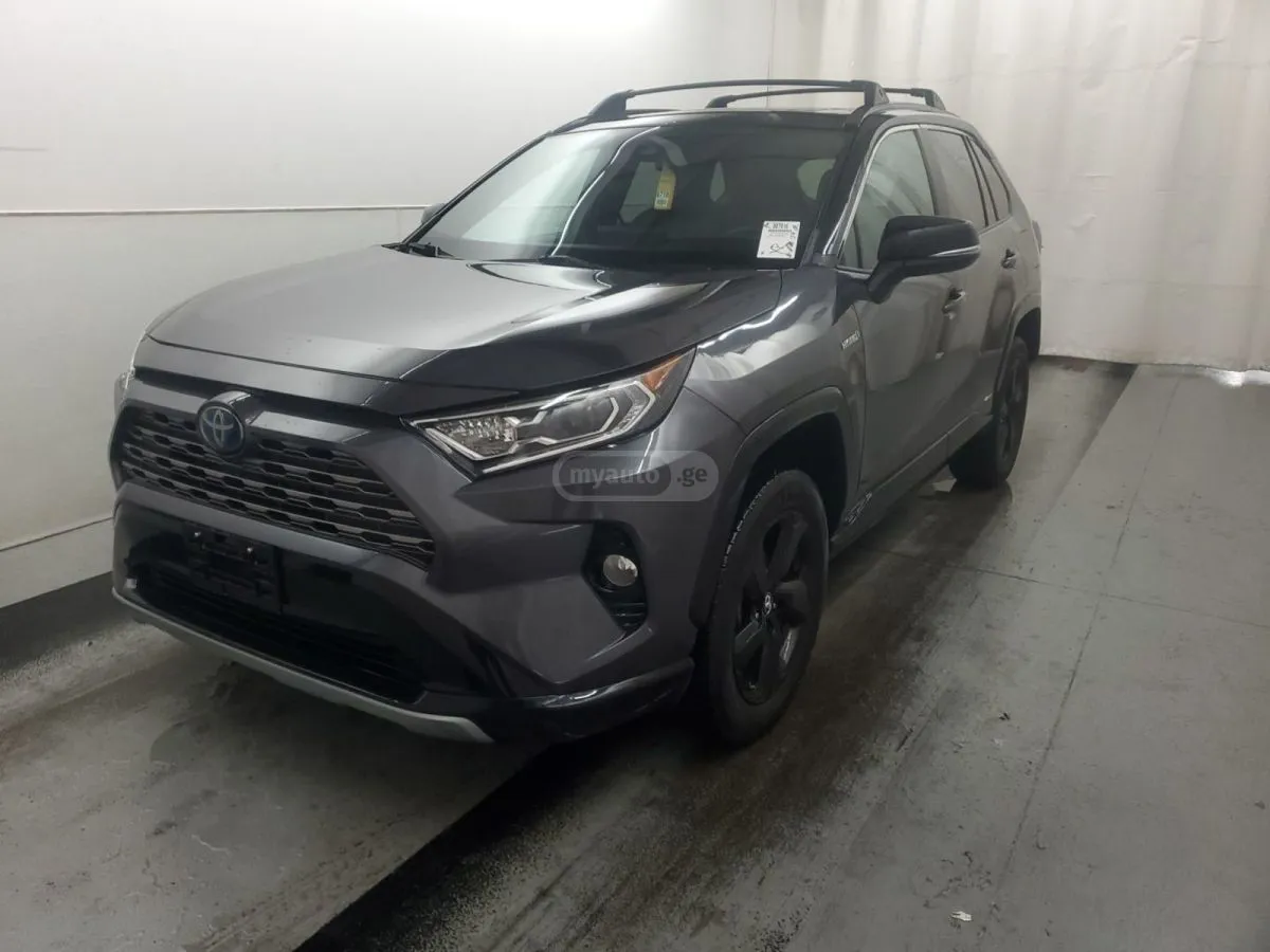 Toyota RAV 4 - фото 1