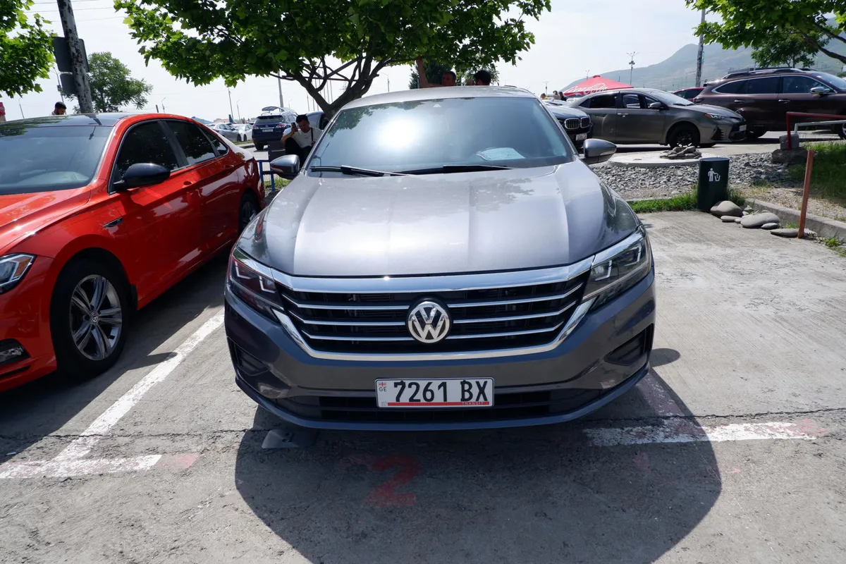 Volkswagen Passat - фото 1