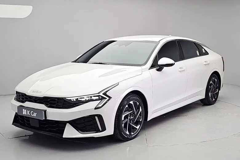 Kia K5 - фото 1