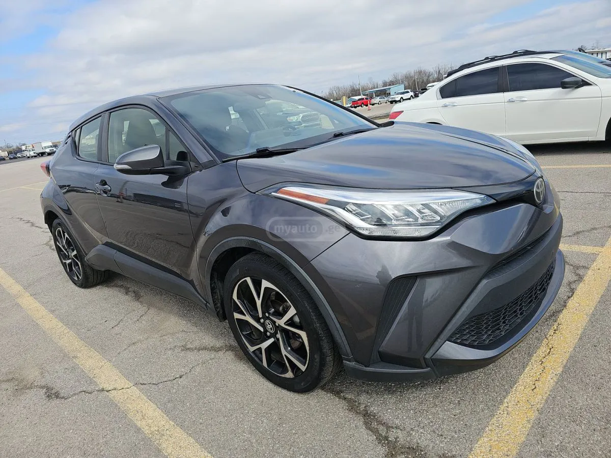 Toyota CHR - фото 1