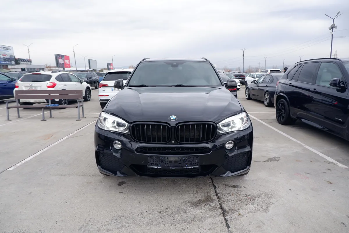 BMW X5 - фото 1
