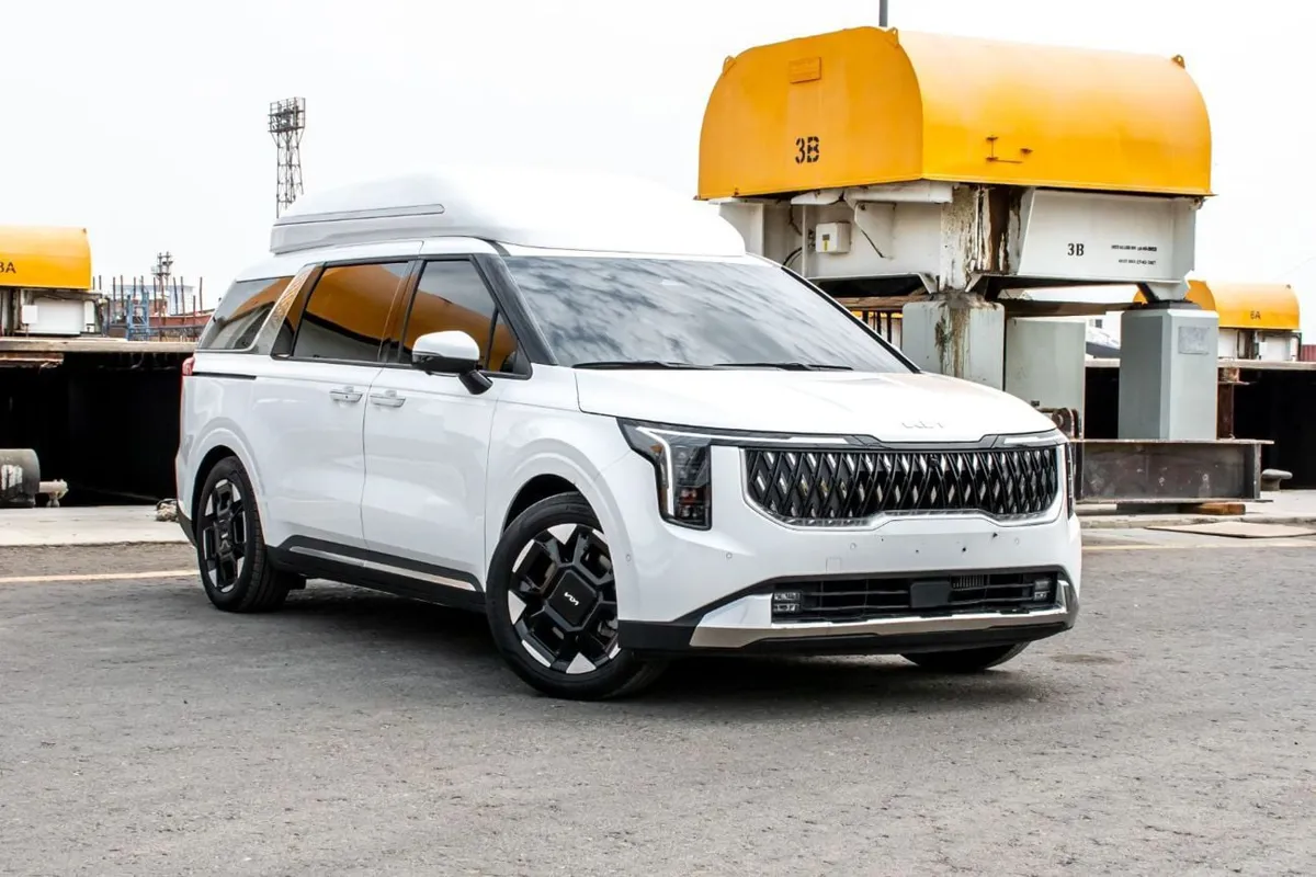 Kia Carnival - фото 1