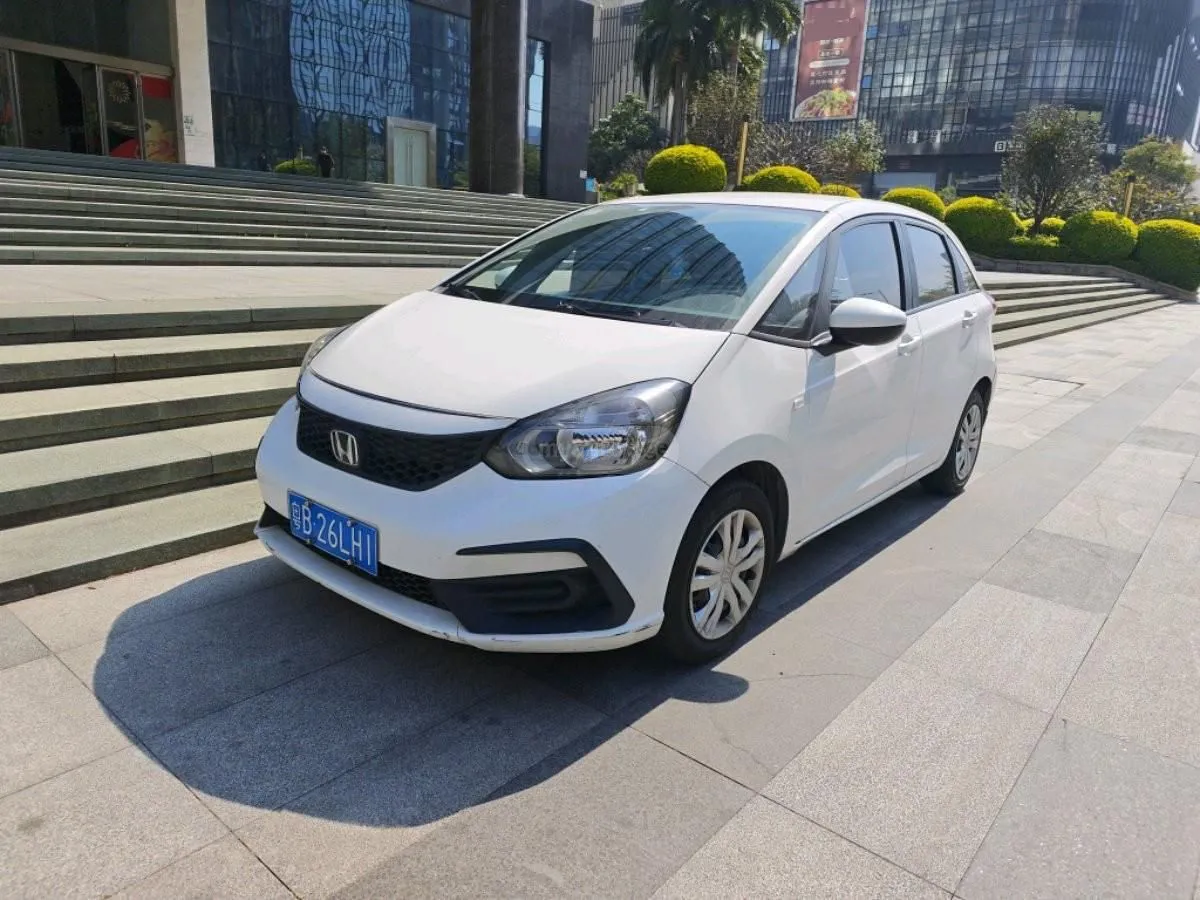 Honda FIT - фото 1