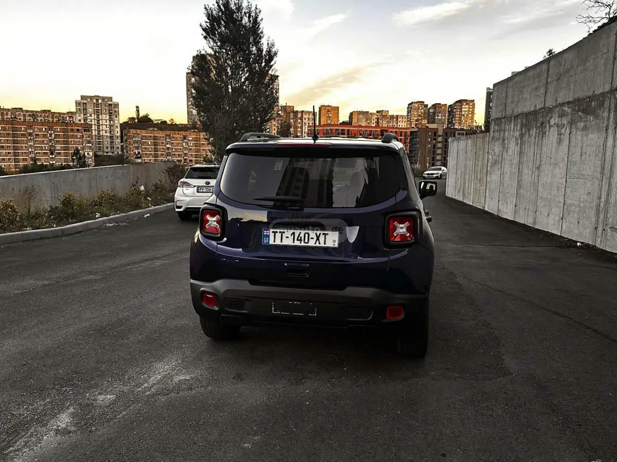 Jeep Renegade - фото 1
