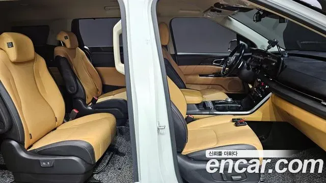 Kia Canival - фото 1